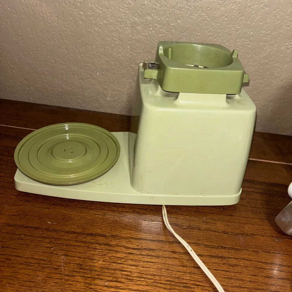 Vintage Oster Imperial Kitchen Avocado‎ Green Blender Food Grinder 10 Speed mcm